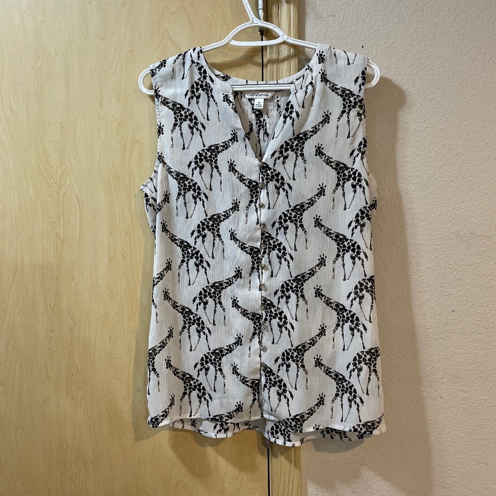 Women Medium Adorable Giraffe Print Sleeveless Semi Sheer Tank Button Top
